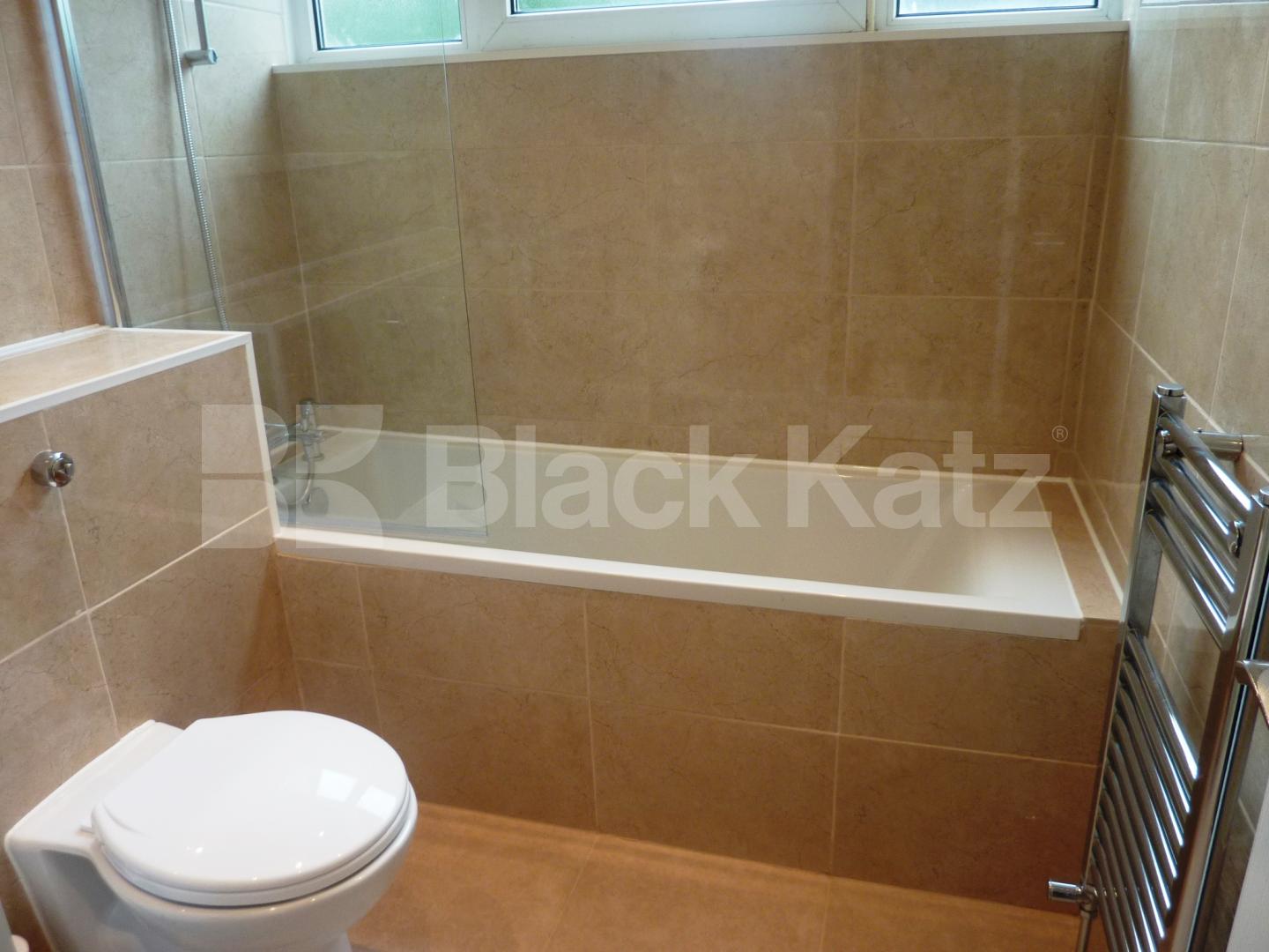 			NEW INSTRUCTION!, 3 Bedroom, 1 bath, 1 reception Flat			 Hornsey Lane, ARCHWAY / CROUCH HILL